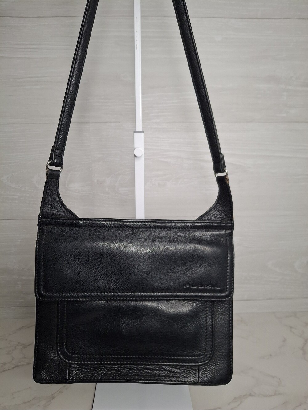 Fossil Vintage Black Leather Flap Crossbody Messenger Organizer Bag